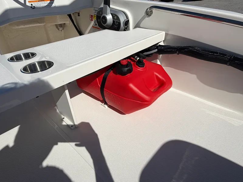 Slide: The Image of Boston Whaler 130 Super Sport 2027 - 13