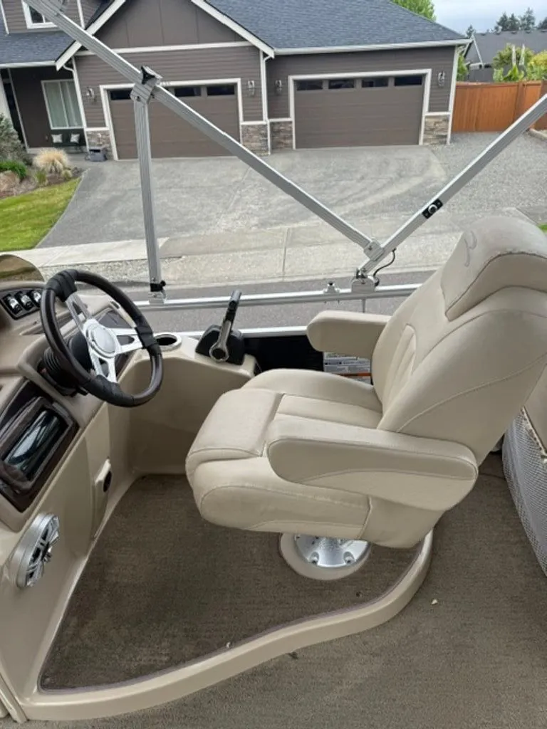 Slide: The Image of Bennington 2375 GSX 2014 - 5