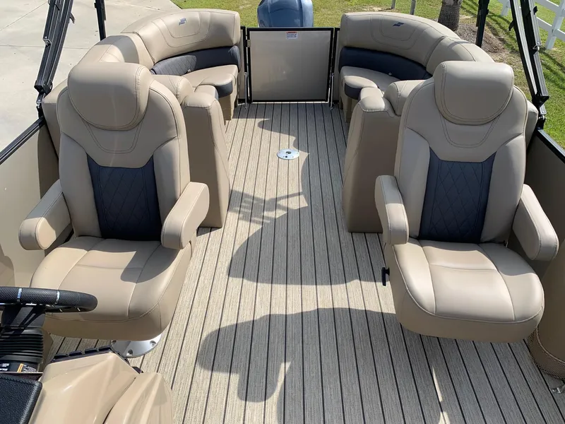 Slide: The Image of Interior of a 2021 Starcraft SLS 3 boat with luxurious seating. - 7