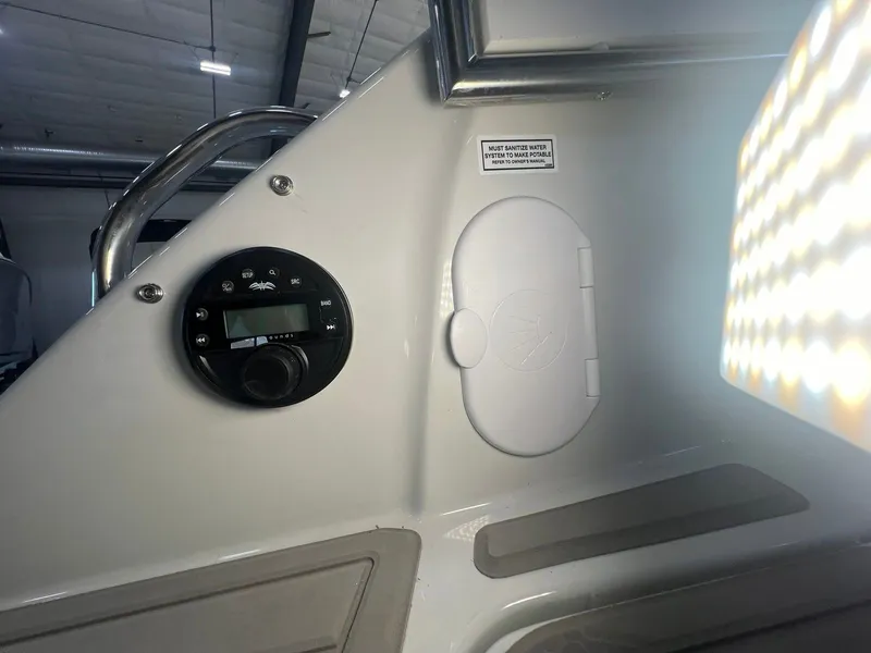 Slide: The Image of Crownline Boats 280 CRX 2025 - 10