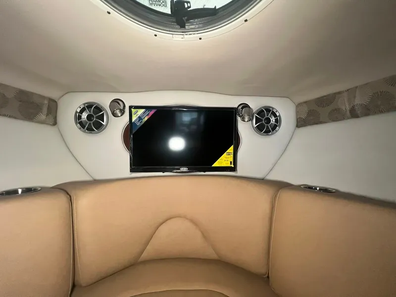 Slide: The Image of Crownline Boats 280 CRX 2025 - 13
