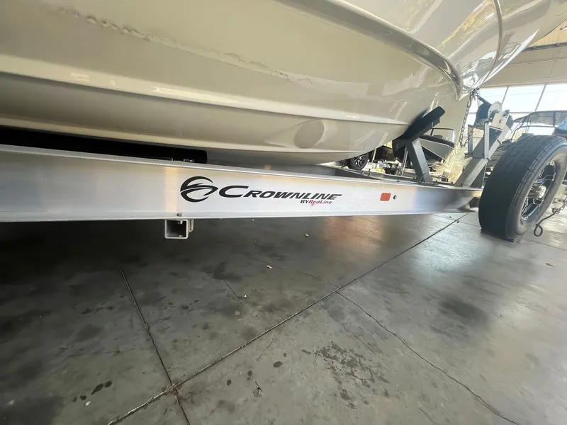 Slide: The Image of Crownline Boats 280 CRX 2025 - 2