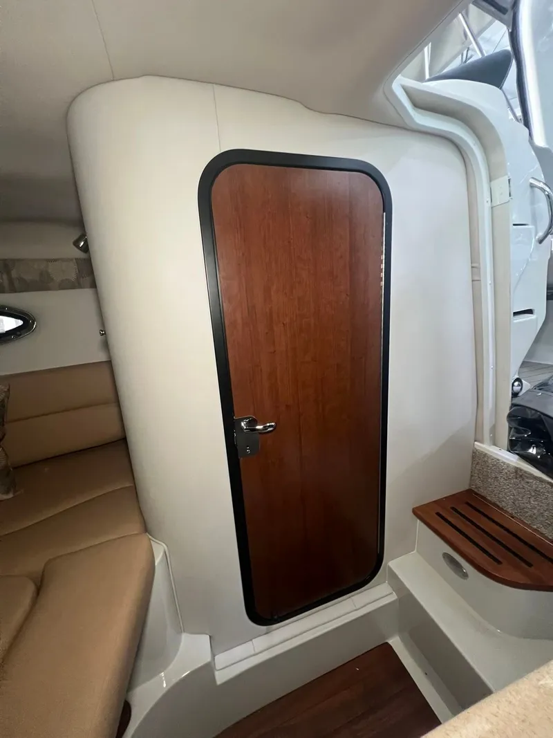 Slide: The Image of Crownline Boats 280 CRX 2025 - 8