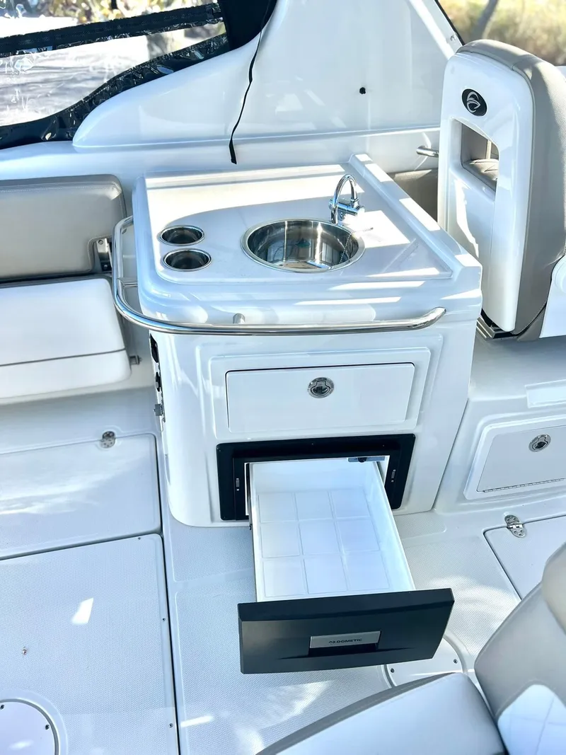 Slide: The Image of Crownline Boats 280 DC 2025 - 11