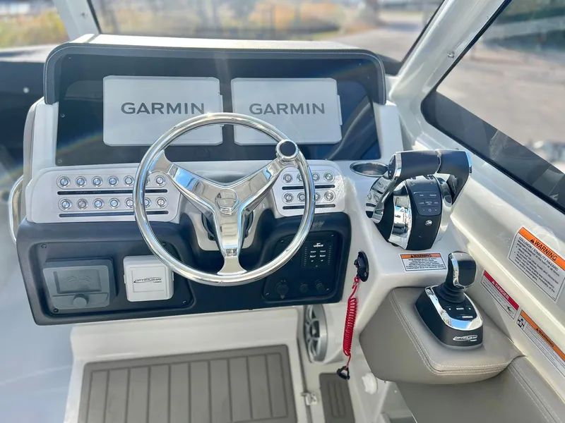 Slide: The Image of Crownline Boats 280 DC 2025 - 13