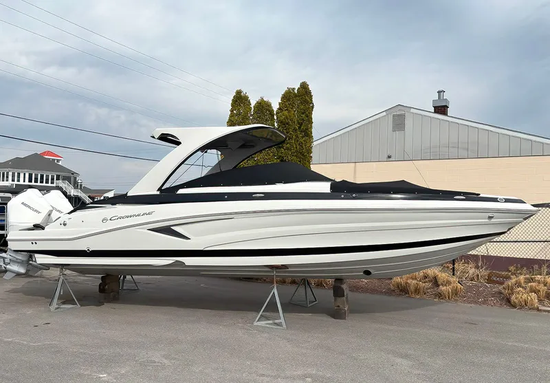 The Image of Crownline Boats 310 XSS 2025 - 0