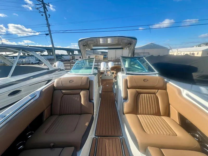 Slide: The Image of Crownline Boats 310 XSS 2025 - 7