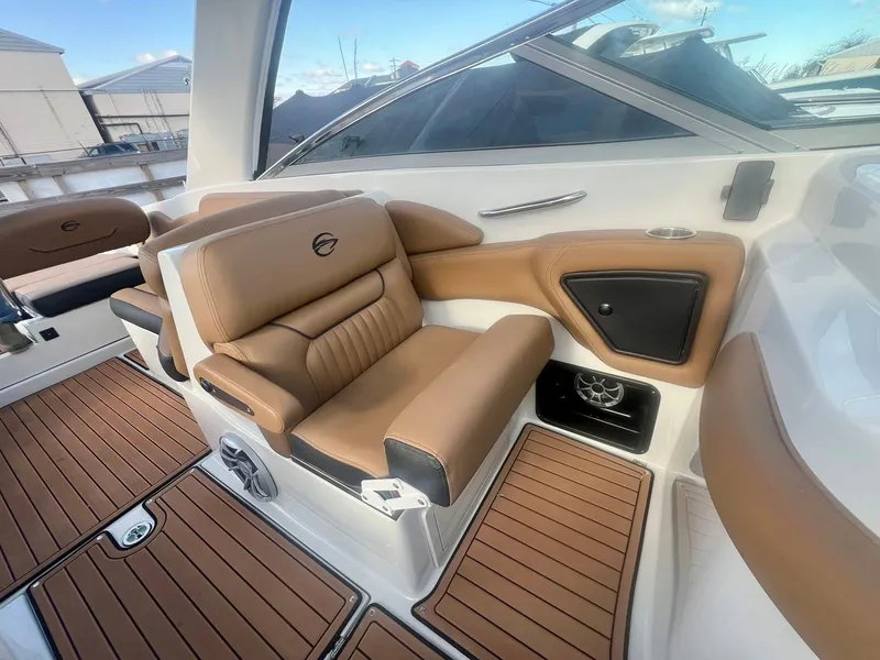 Slide: The Image of Crownline Boats 310 XSS 2025 - 8