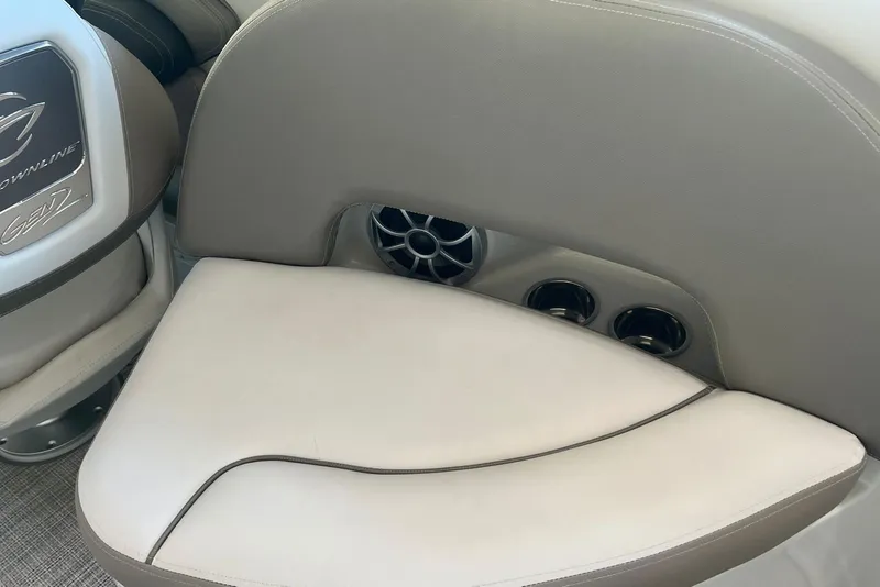 Slide: The Image of Crownline Boats Eclipse E260 XS 2026 - 12