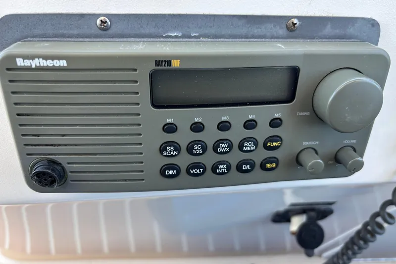 Slide: The Image of Raytheon RAY210 VHF marine radio on a 2000 Sea Ray 340 Sundancer boat. - 15