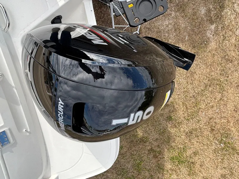Slide: The Image of Bayliner VR6OB 2026 - 11