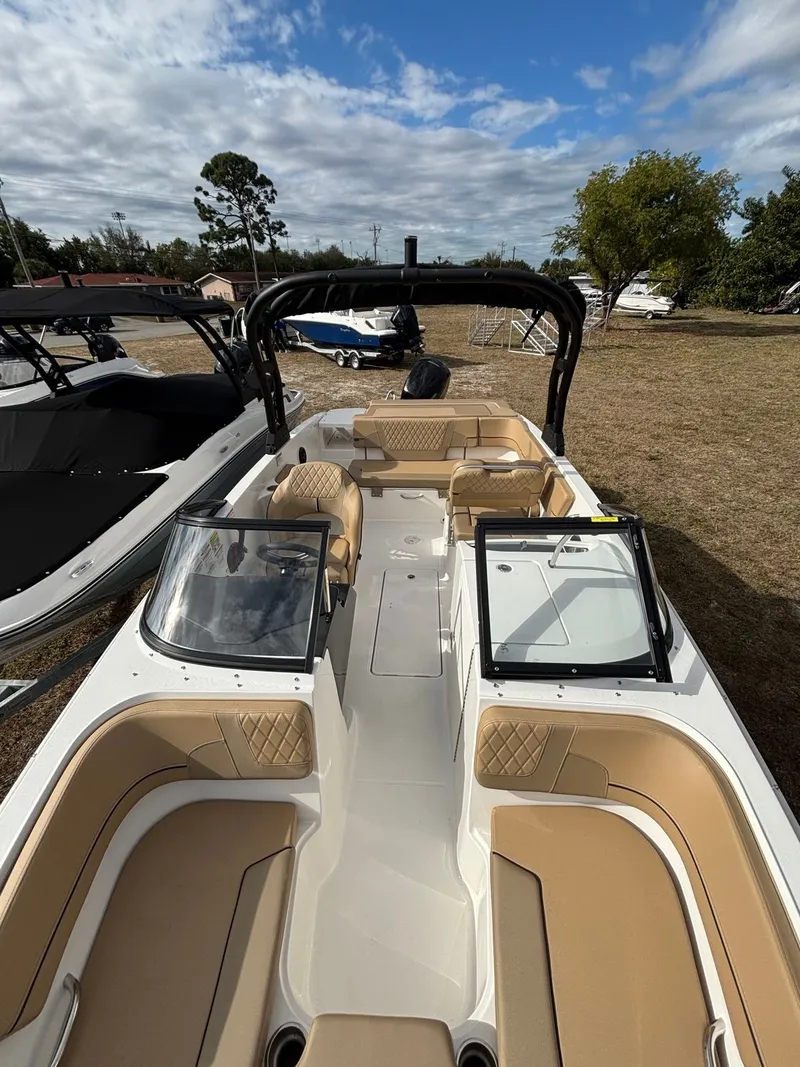 Slide: The Image of Bayliner VR6OB 2026 - 8