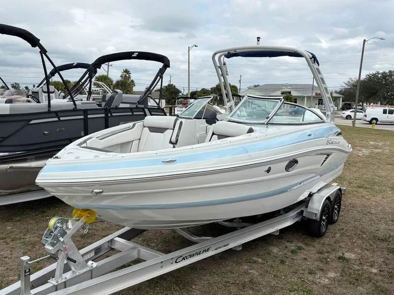 The Image of Crownline Boats 260 XSS 2026 - 0
