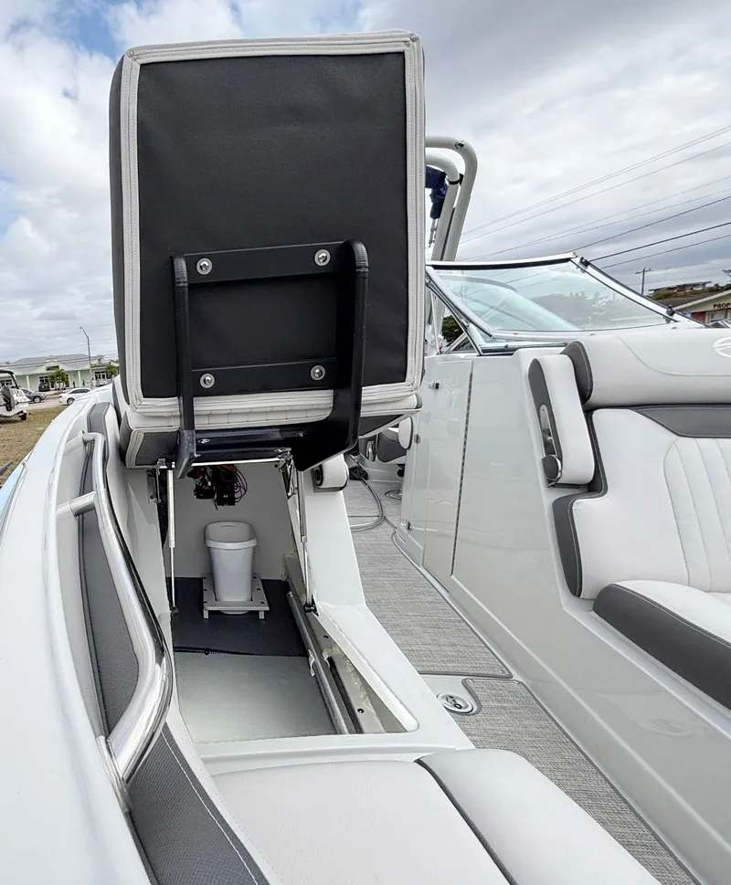 Slide: The Image of Crownline Boats 260 XSS 2026 - 6