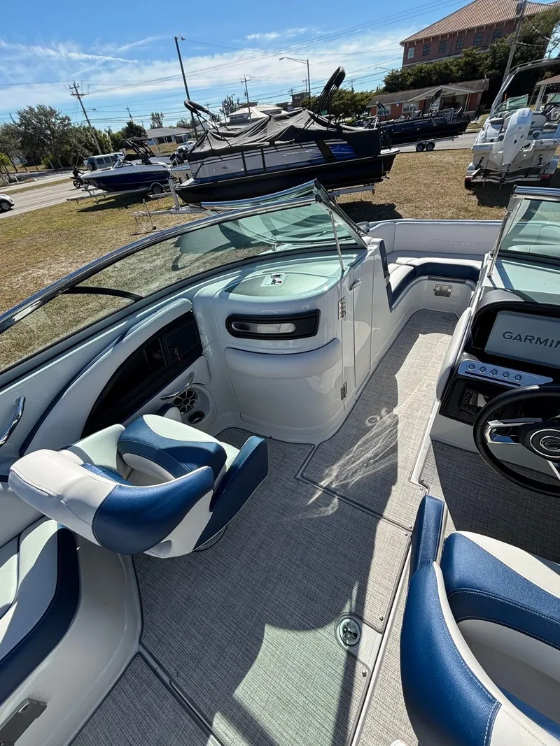 Slide: The Image of Crownline Boats E240XS 2026 - 3