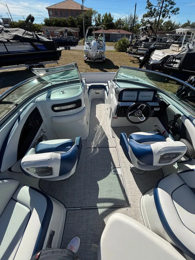Slide: The Image of Crownline Boats E240XS 2026 - 6
