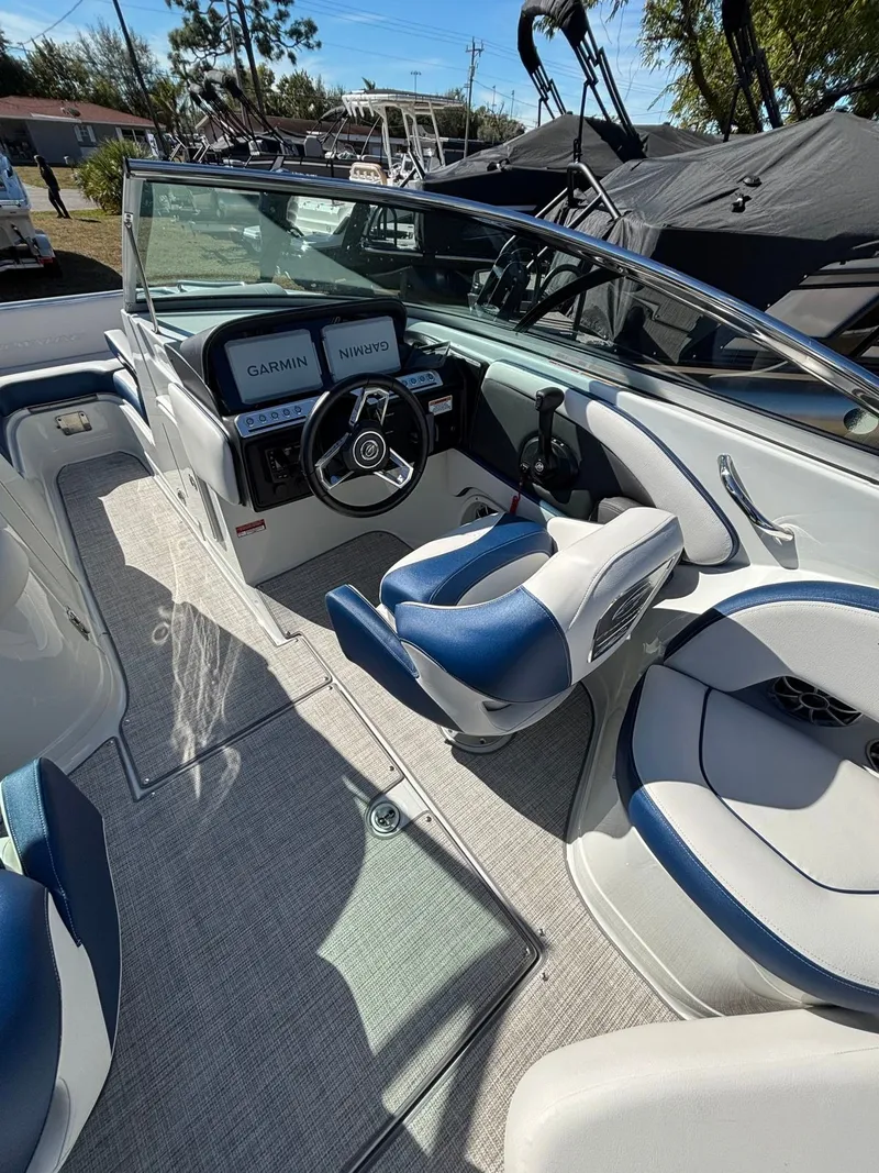 Slide: The Image of Crownline Boats E240XS 2026 - 8