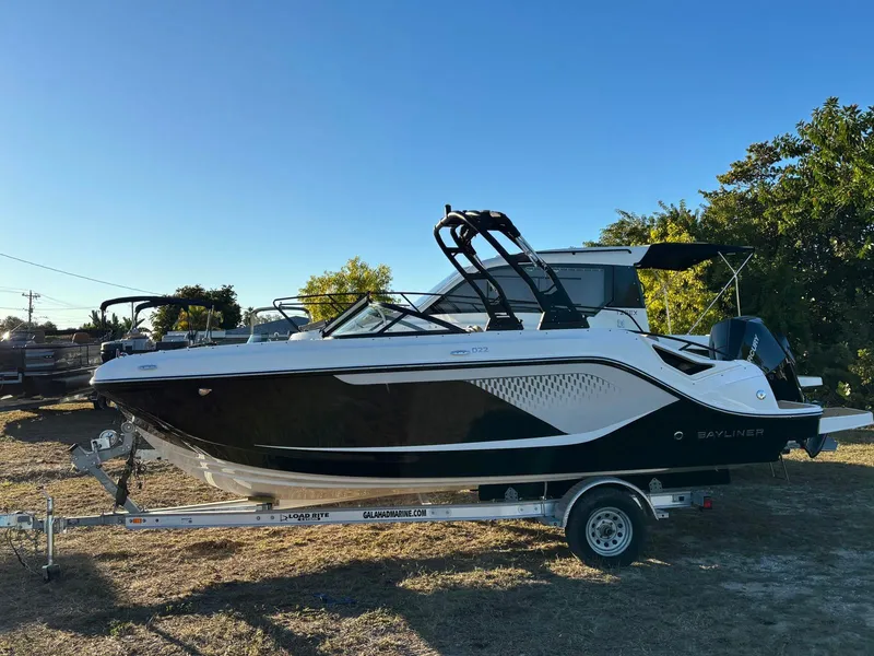 The Image of Bayliner D22 2026 - 0