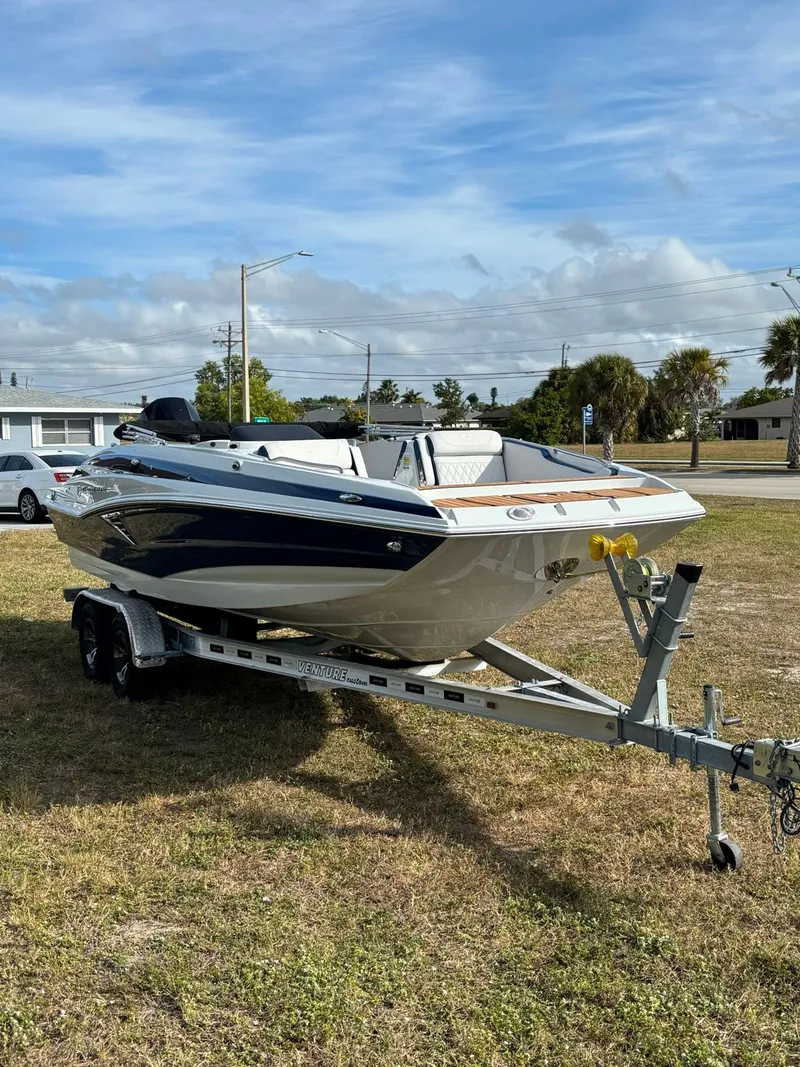 Slide: The Image of Crownline Boats E210XS 2026 - 7