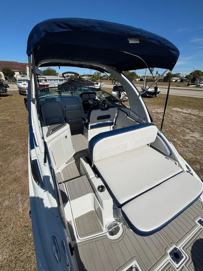 Slide: The Image of Crownline Boats 280 CRX 2026 - 12