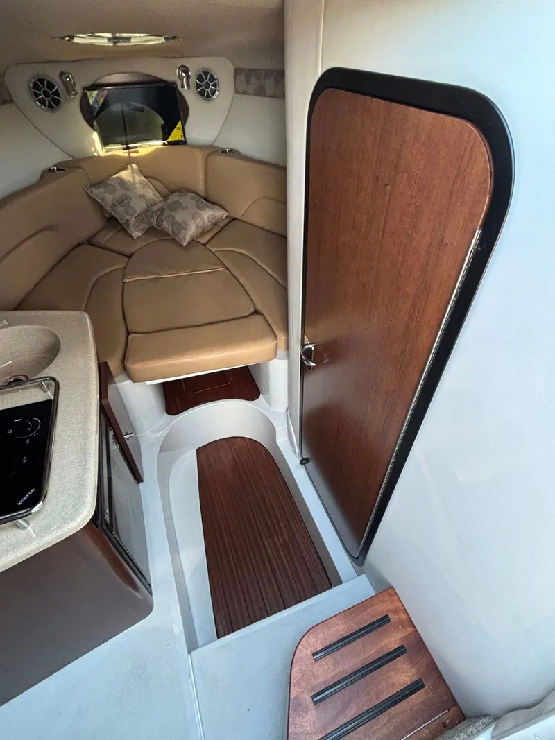 Slide: The Image of Crownline Boats 280 CRX 2026 - 2