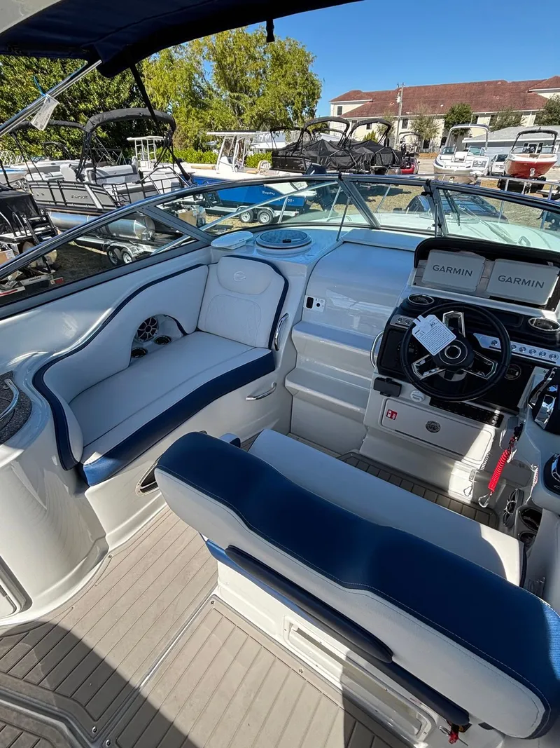 Slide: The Image of Crownline Boats 280 CRX 2026 - 6