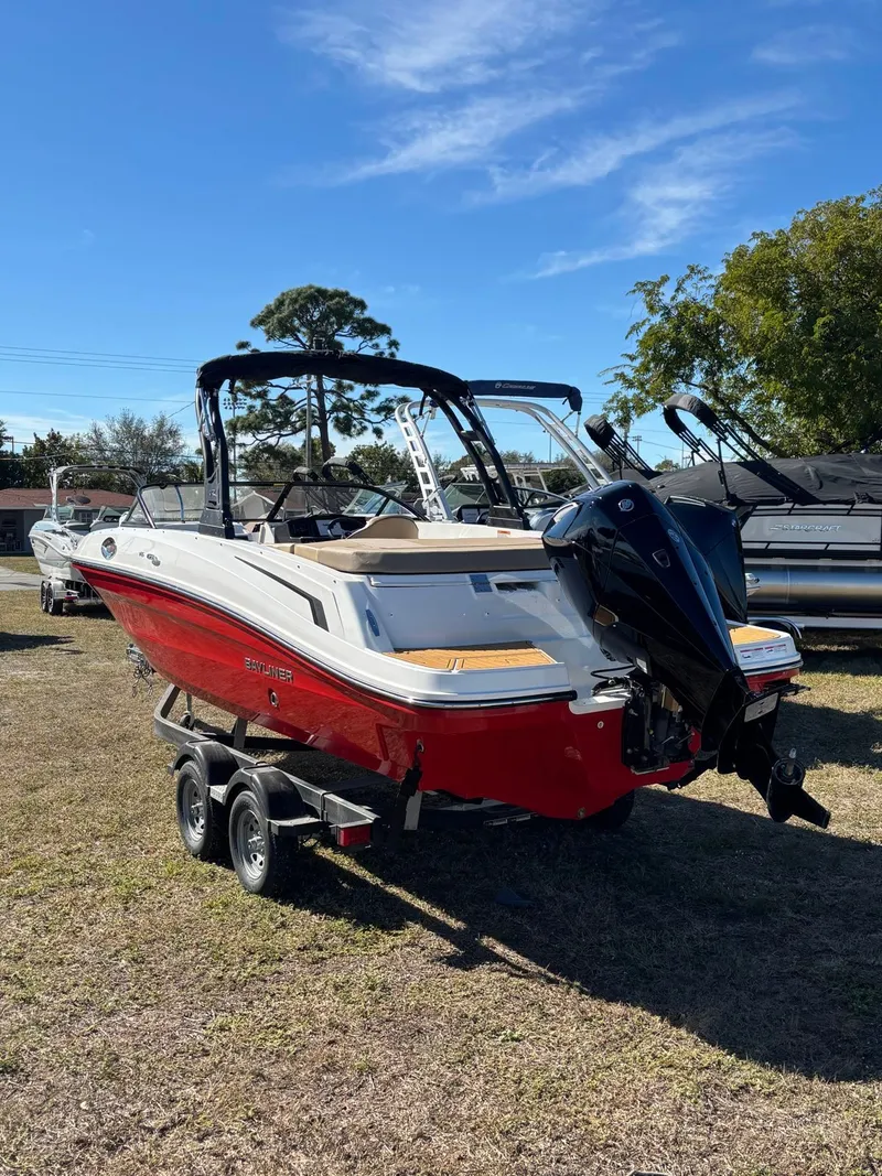 Slide: The Image of Bayliner VR6OB 2026 - 10