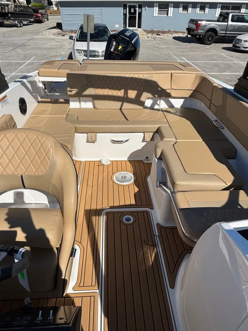 Slide: The Image of Bayliner VR6OB 2026 - 2