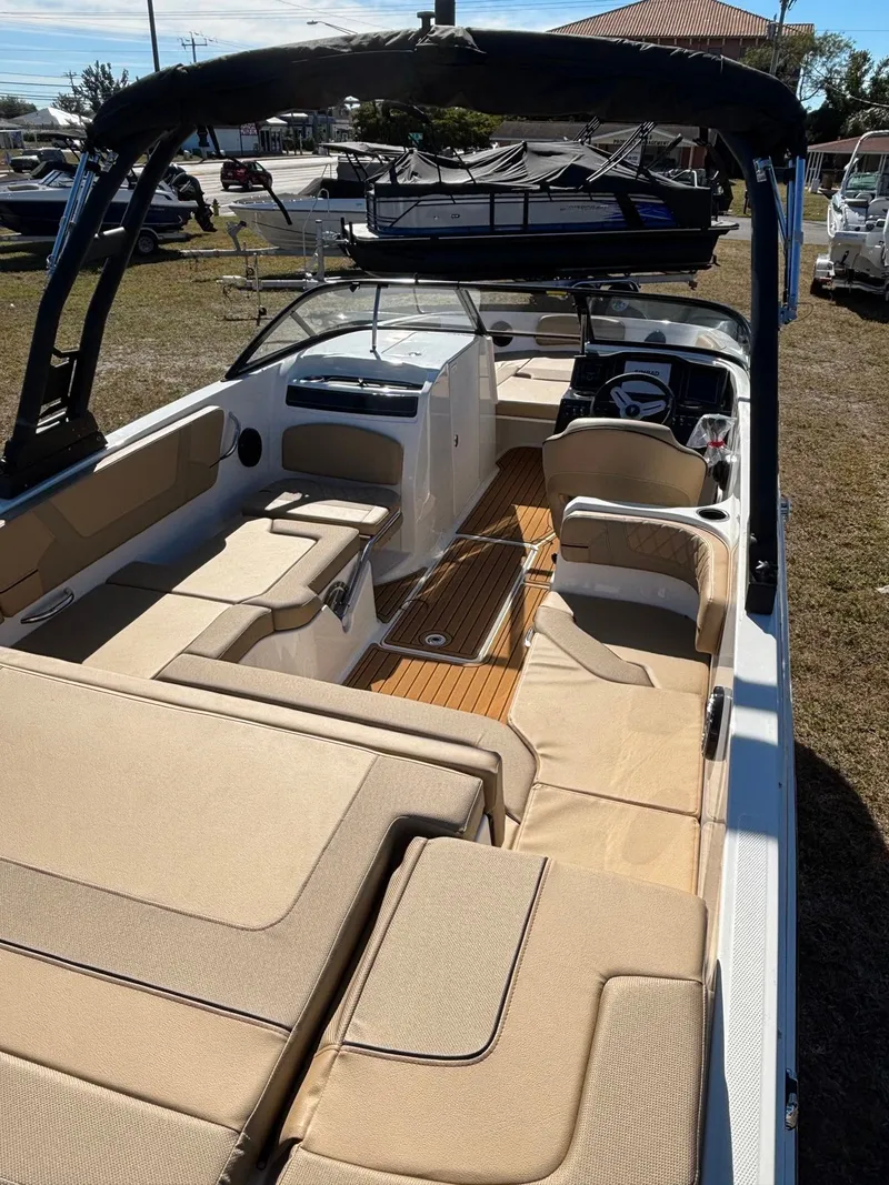 Slide: The Image of Bayliner VR6OB 2026 - 7