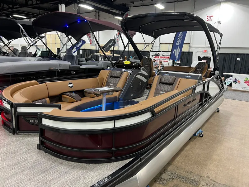 The Image of Bennington 25 Bowrider Swingback Arch 2026 - 0