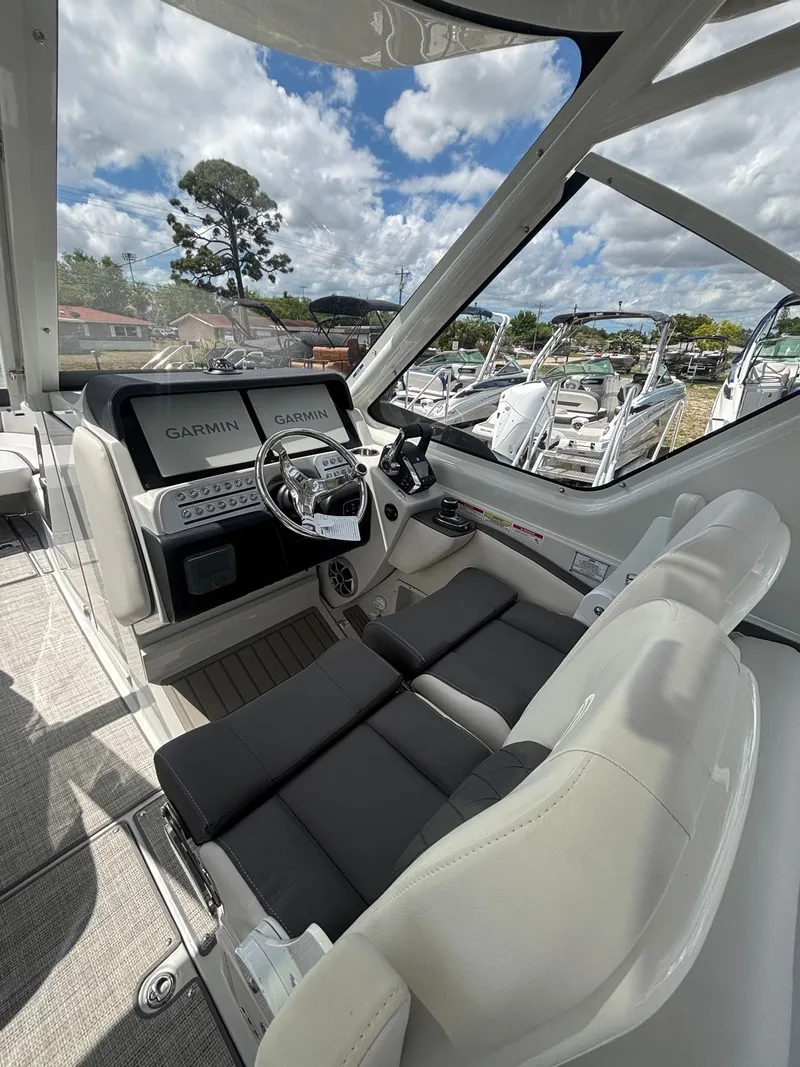 Slide: The Image of Crownline Boats 280 DC 2026 - 11