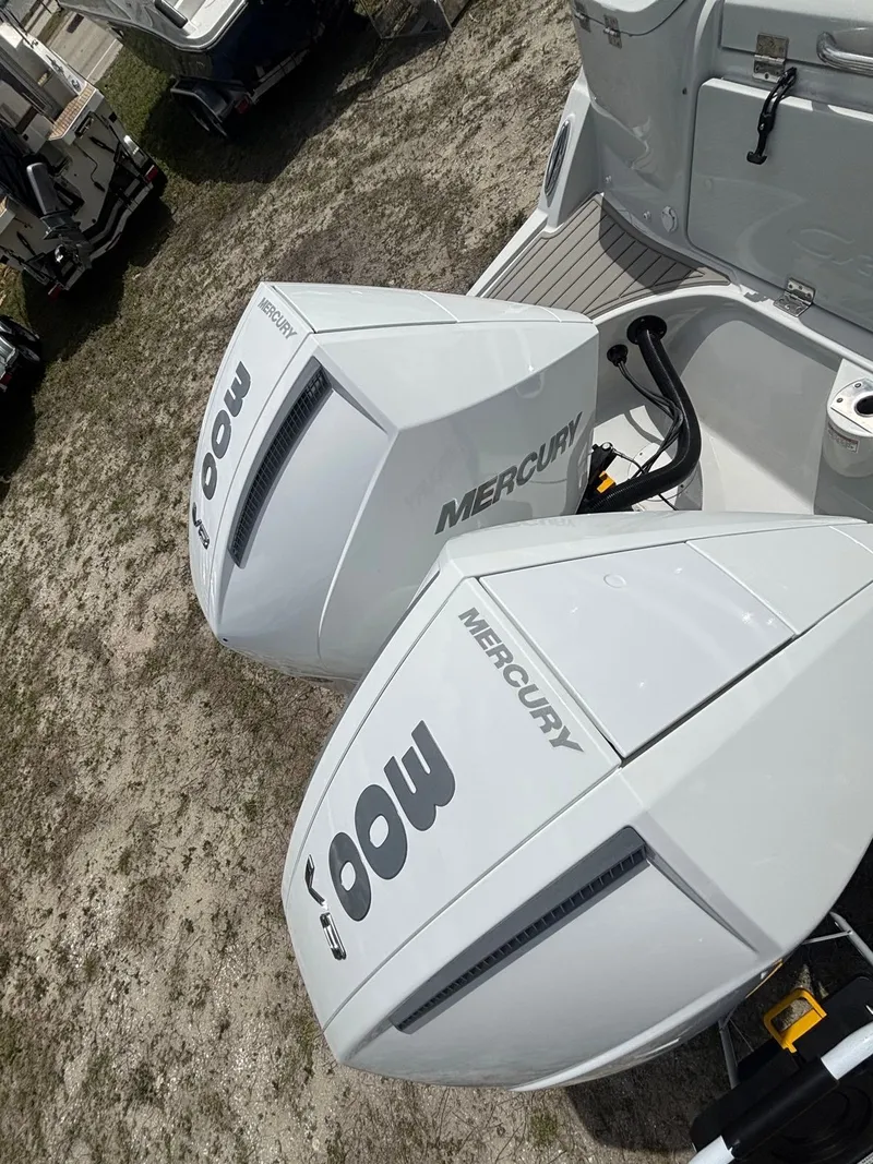 Slide: The Image of Crownline Boats 280 DC 2026 - 12