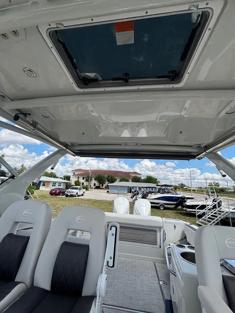 Slide: The Image of Crownline Boats 280 DC 2026 - 3