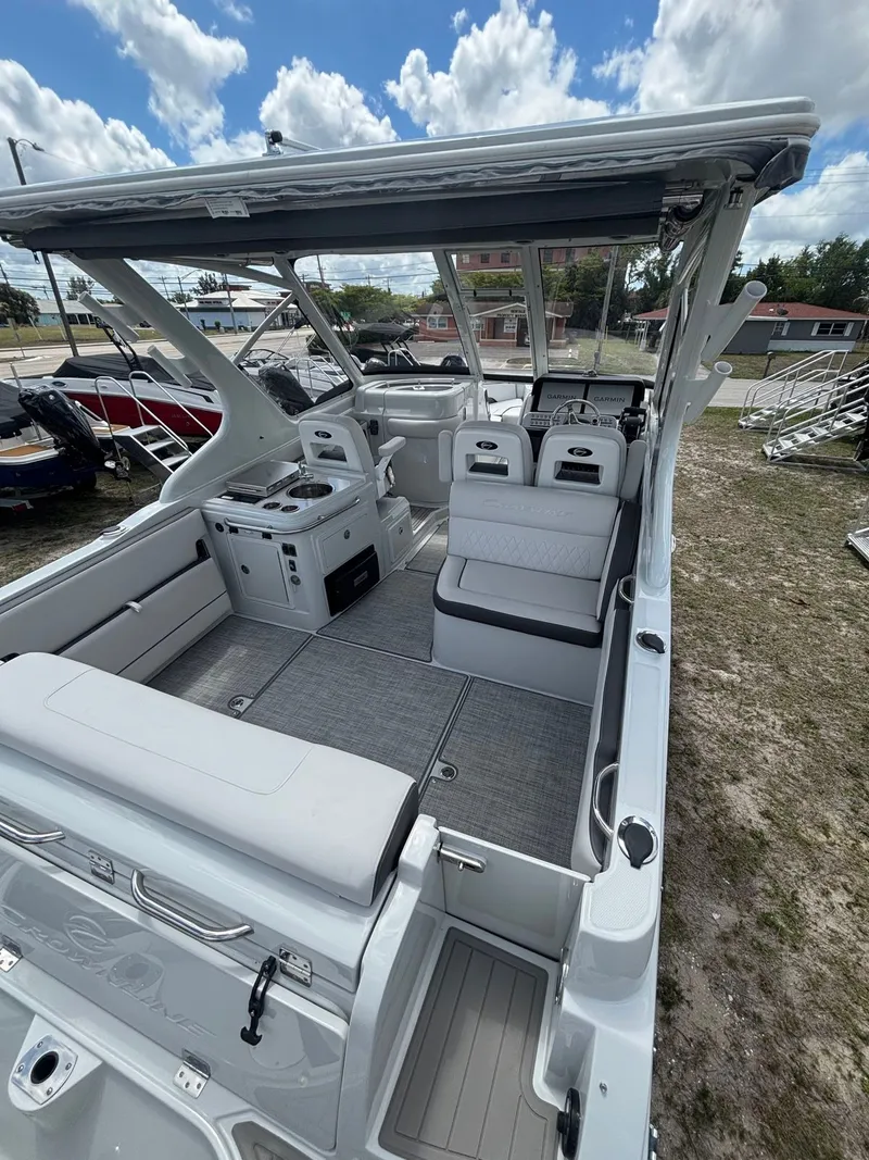 Slide: The Image of Crownline Boats 280 DC 2026 - 8