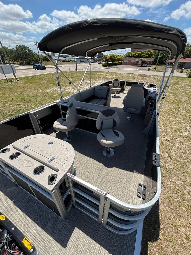 Slide: The Image of Bentley Pontoons Fish 243 4PT 2026 - 13