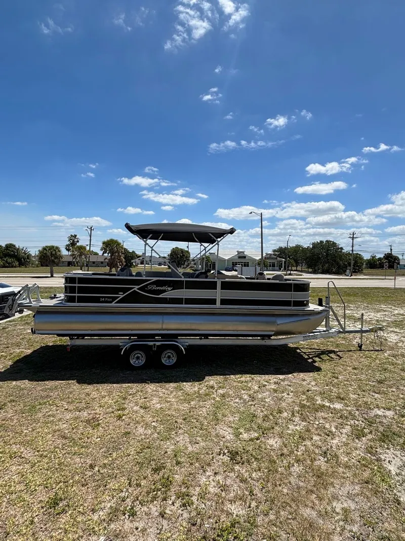 Slide: The Image of Bentley Pontoons Fish 243 4PT 2026 - 8