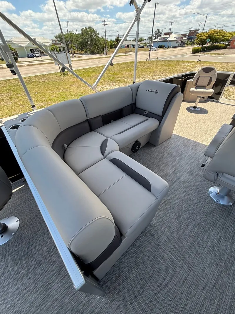 Slide: The Image of Bentley Pontoons Fish 243 4PT 2026 - 9