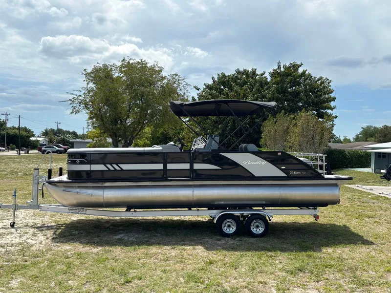 Slide: The Image of Bentley Pontoons Elite 253 Swingback Dual Capt 2026 - 12