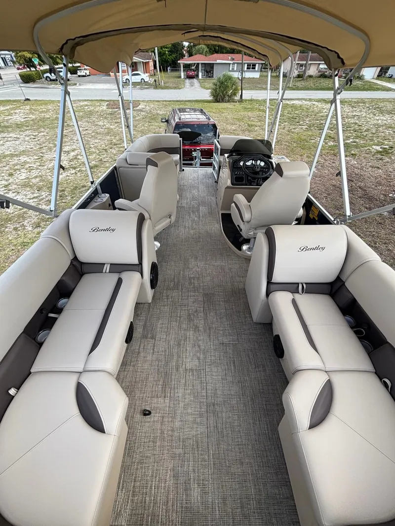 Slide: The Image of Bentley Pontoons Legacy 223 Navigator 2026 - 12