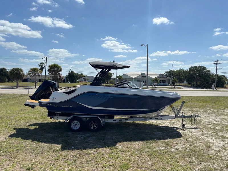 The Image of Bayliner D22 2026 - 0