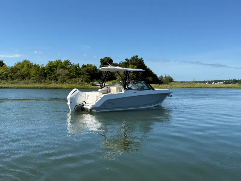 Slide: The Image of Boston Whaler 240 Vantage 2027 - 1