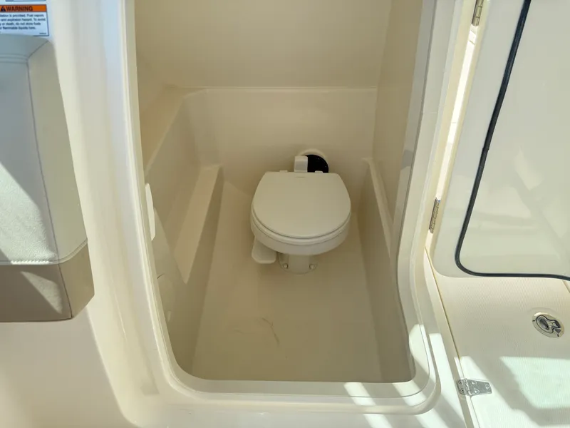 Slide: The Image of Boston Whaler 240 Vantage 2027 - 22