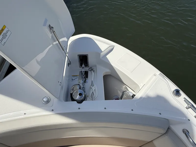 Slide: The Image of Boston Whaler 240 Vantage 2027 - 30