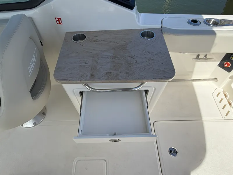 Slide: The Image of Boston Whaler 240 Vantage 2027 - 12