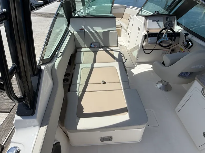 Slide: The Image of Boston Whaler 240 Vantage 2027 - 20