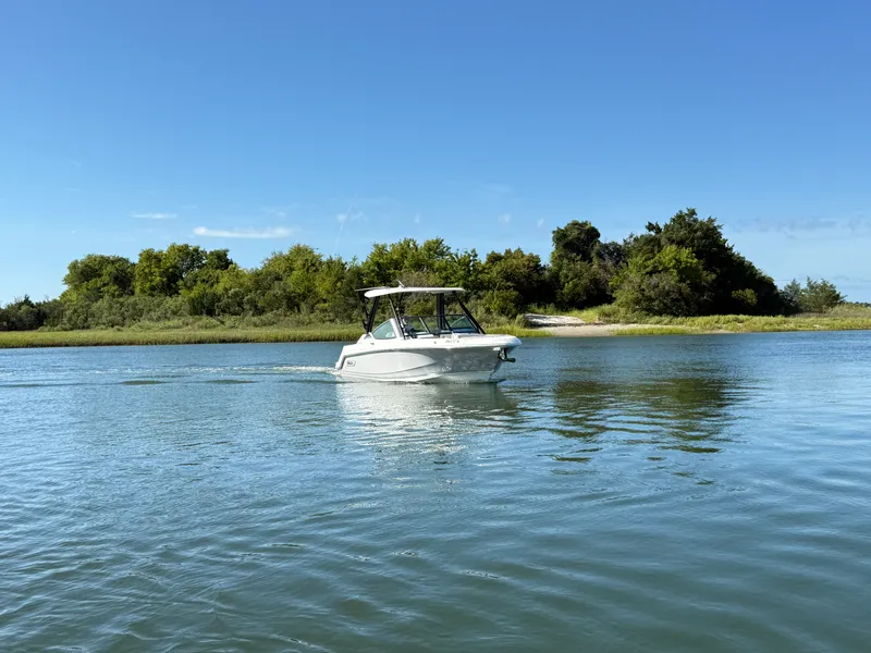 Slide: The Image of Boston Whaler 240 Vantage 2027 - 5