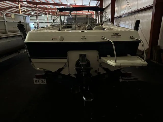 Slide: The Image of Bayliner Discovery 195 2010 - 10