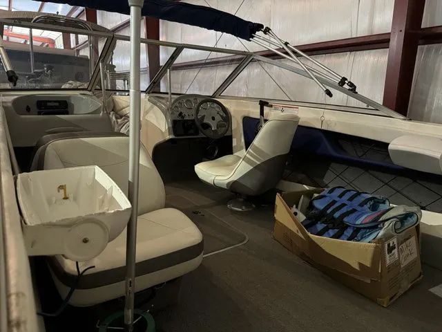 Slide: The Image of Bayliner Discovery 195 2010 - 6