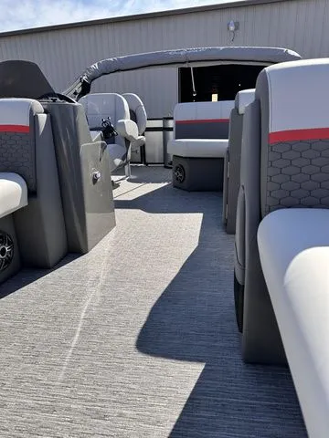 Slide: The Image of Qwest E820 XRE Cruise LT 2023 - 13
