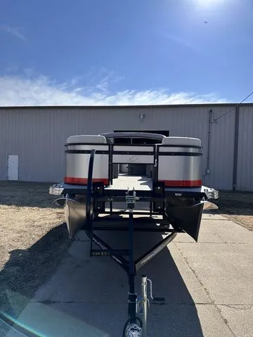 Slide: The Image of Qwest E820 XRE Cruise LT 2023 - 3